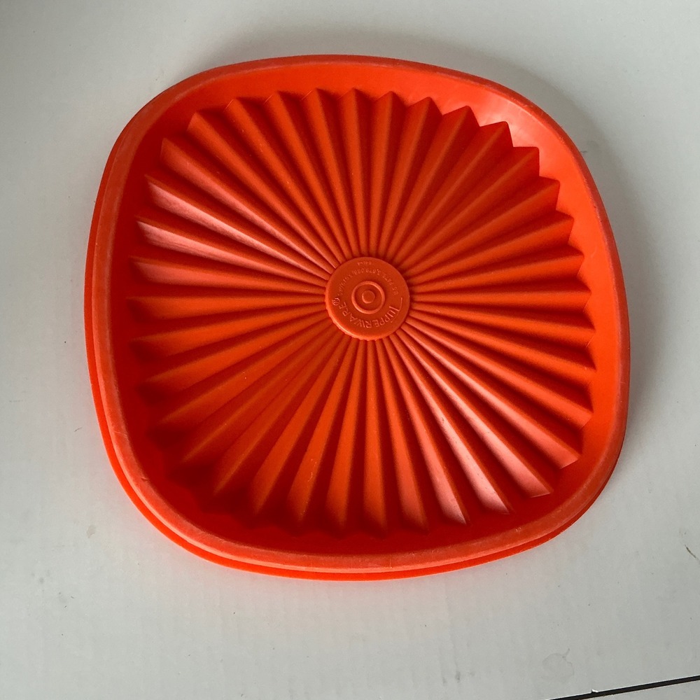 Tupperware Vintage Replacement Lid 841-4 Sunburst Orange Square 6.5in Retro
